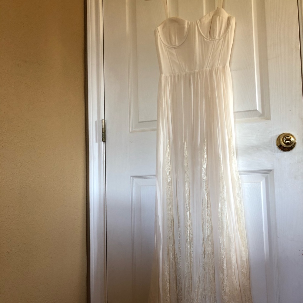 Alice + Olivia size 0 floor length formal dress